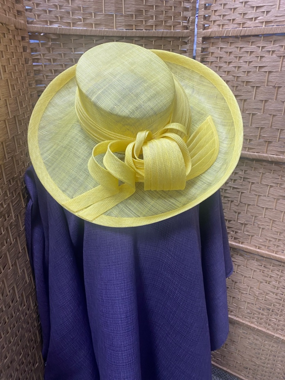 Elegant Yellow Wide-Brim Women's Dress Hat with Decorative Bow